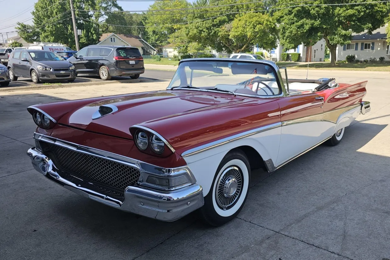Ford Fairlane